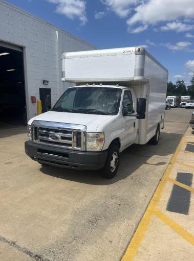 Used 2008 14 ' Box Truck for sale