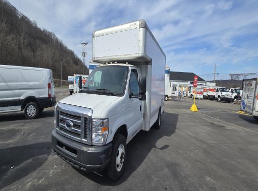 Camion usagé avec fourgon 2009 14 pi à vendre