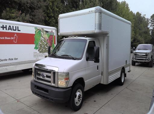 Camion usagé avec fourgon 2008 14 pi à vendre