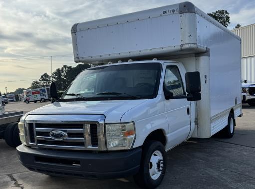 Used 2009 14 ' Box Truck for sale