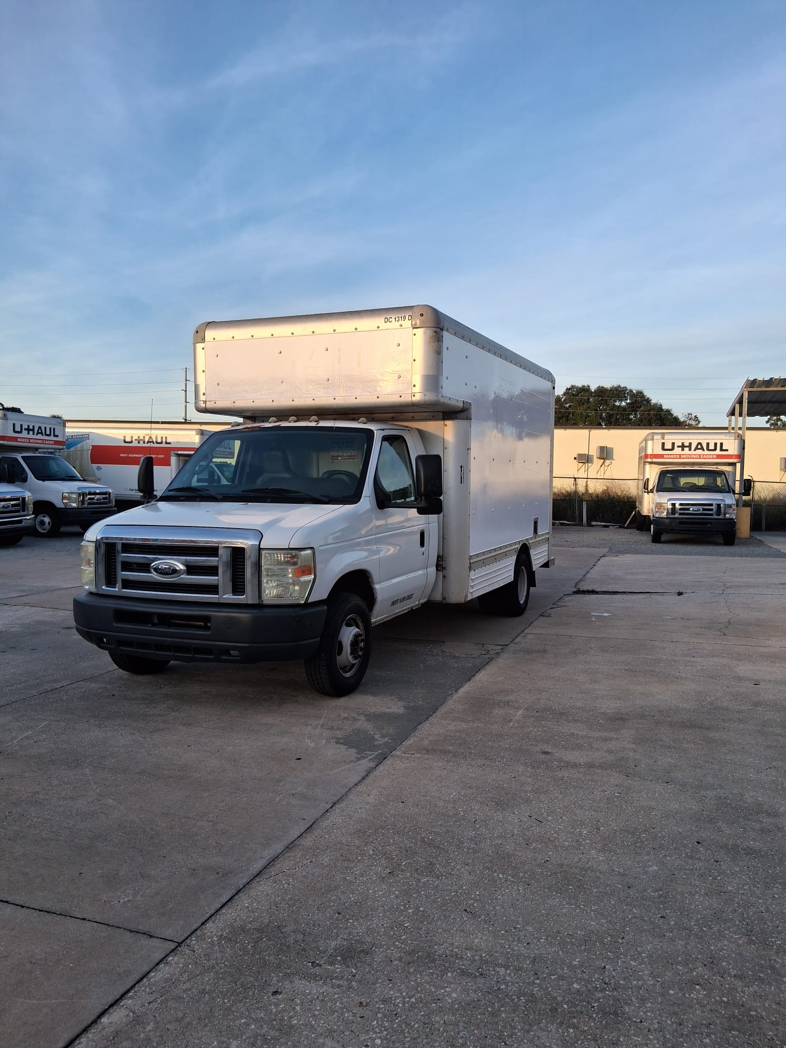 Used 2009 14 ' Box Truck for sale