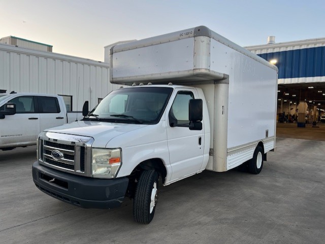Used 2009 14 ' Box Truck for sale