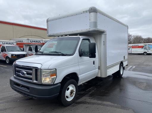 Camion usagé avec fourgon 2008 14 pi à vendre