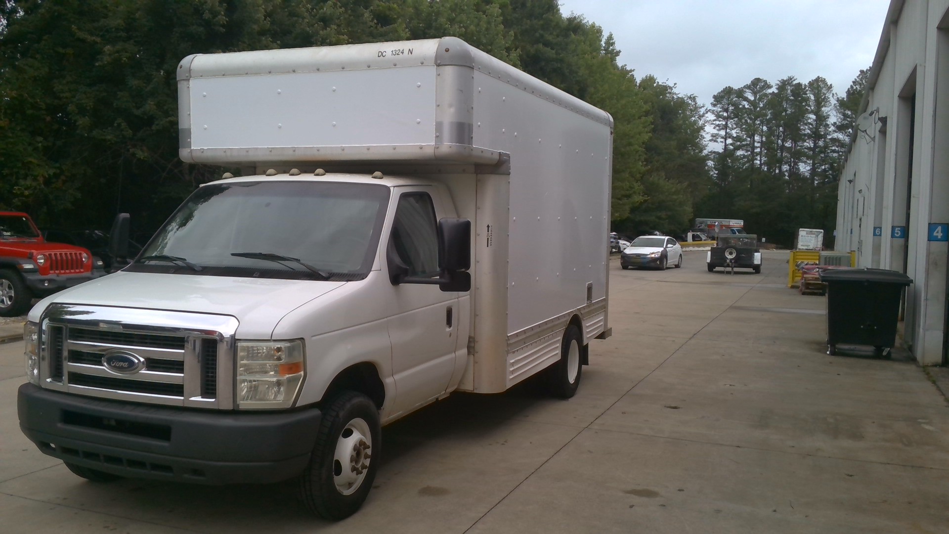 Used 2010 14 ' Box Truck for sale