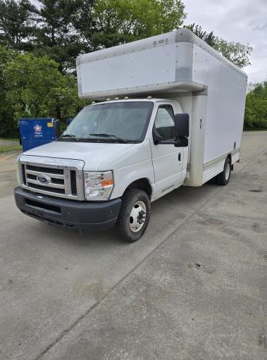 Used 2009 14 ' Box Truck for sale