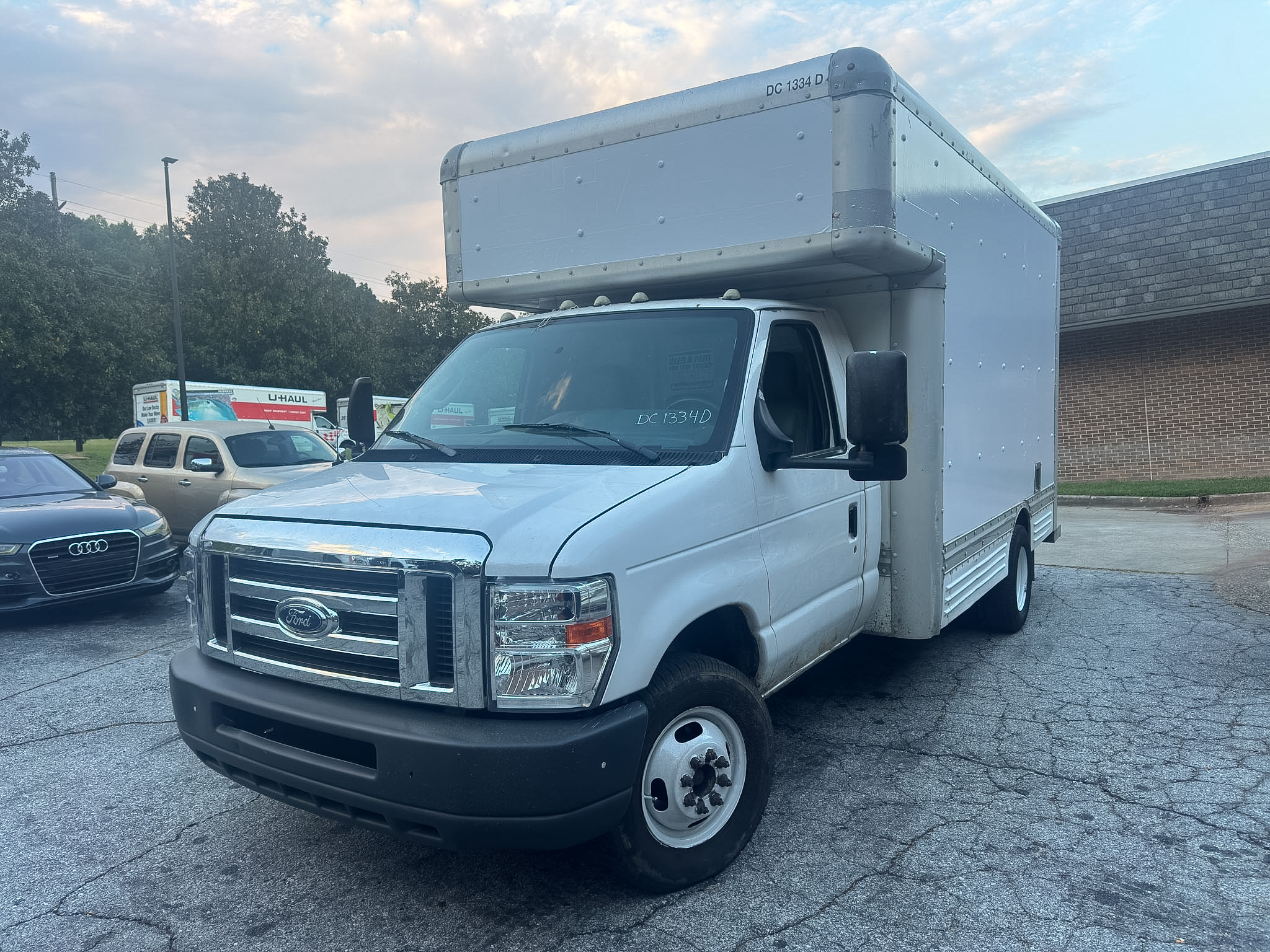 Used 2009 14 ' Box Truck for sale