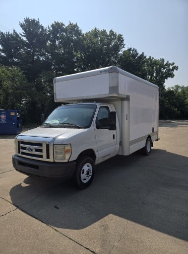 Used 2010 14 ' Box Truck for sale