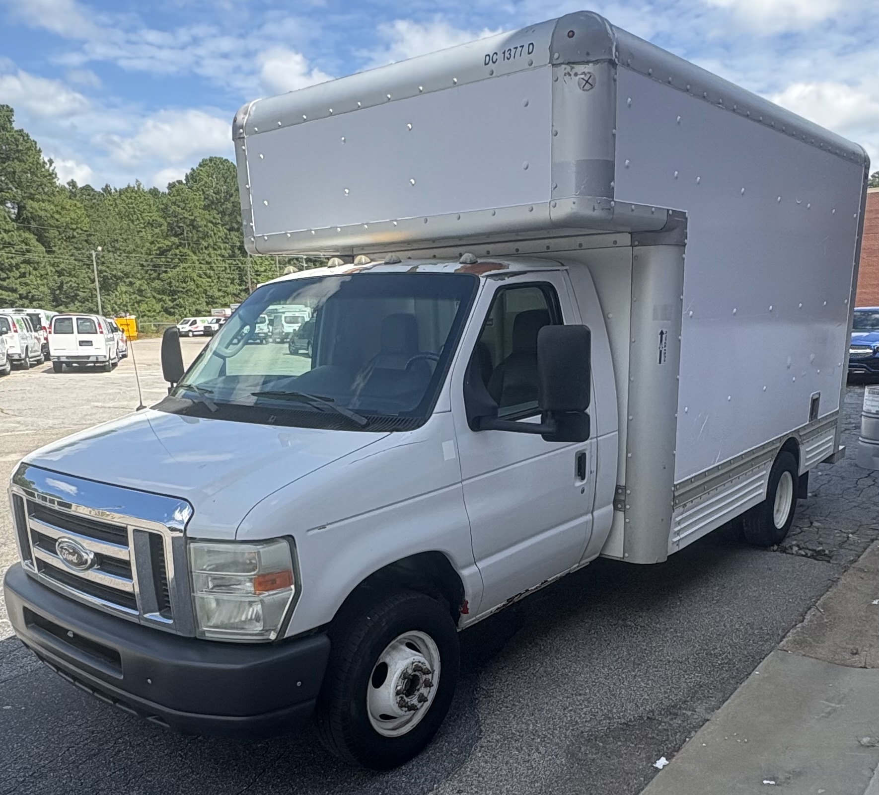 Used 2009 14 ' Box Truck for sale
