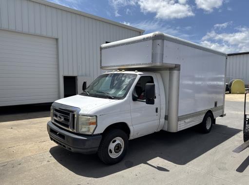 Used 2009 14 ' Box Truck for sale