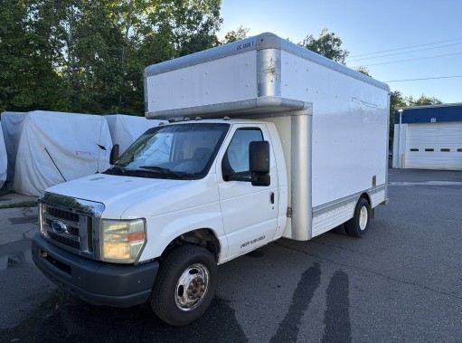 Used 2008 14 ' Box Truck for sale