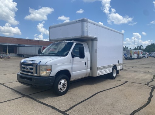 Used 2009 14 ' Box Truck for sale