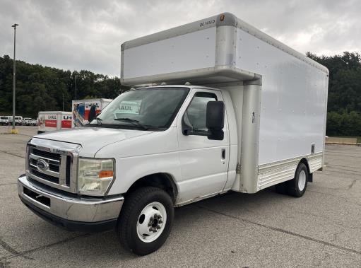 Used 2009 14 ' Box Truck for sale