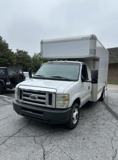 Used 2009 14 ' Box Truck for sale