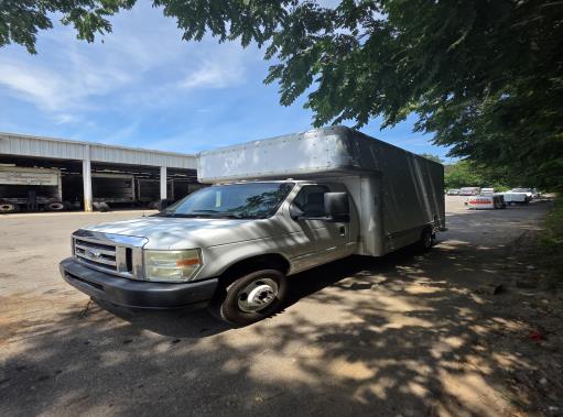 Used 2009 14 ' Box Truck for sale