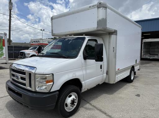 Camion usagé avec fourgon 2009 14 pi à vendre