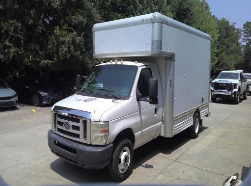 Used 2009 14 ' Box Truck for sale