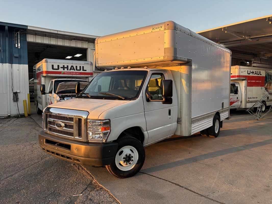 Used 2010 14 ' Box Truck for sale