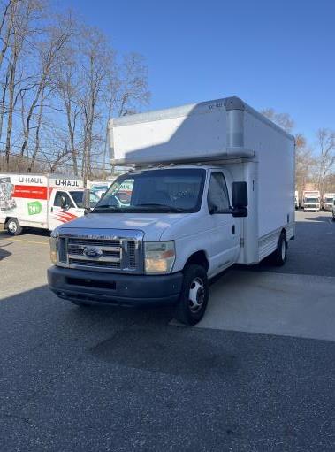 Camion usagé avec fourgon 2008 14 pi à vendre
