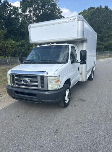 Used 2009 14 ' Box Truck for sale