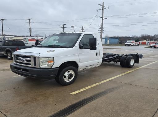 Used 2009 14 ' Cab and Chassis for sale