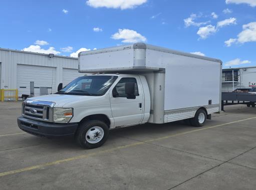 Used 2009 14 ' Box Truck for sale