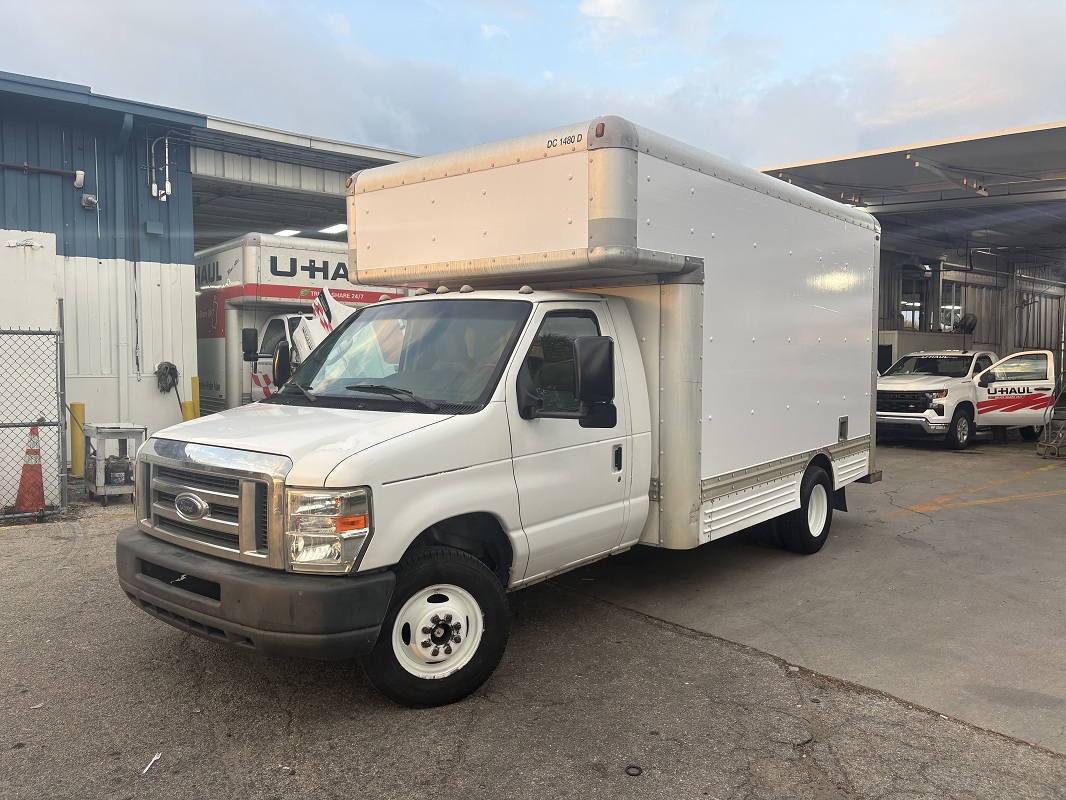Used 2009 14 ' Box Truck for sale