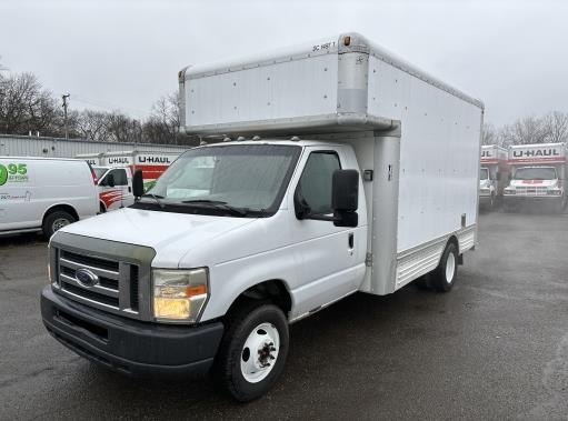 Camion usagé avec fourgon 2008 14 pi à vendre