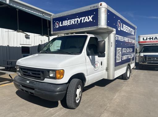 Used 2007 14 ' Box Truck for sale