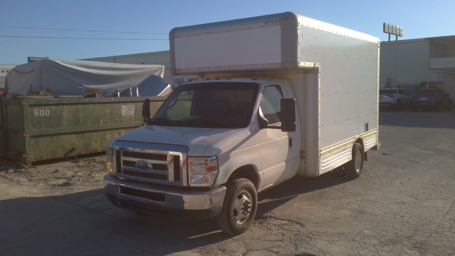 Camion usagé avec fourgon 2008 14 pi à vendre