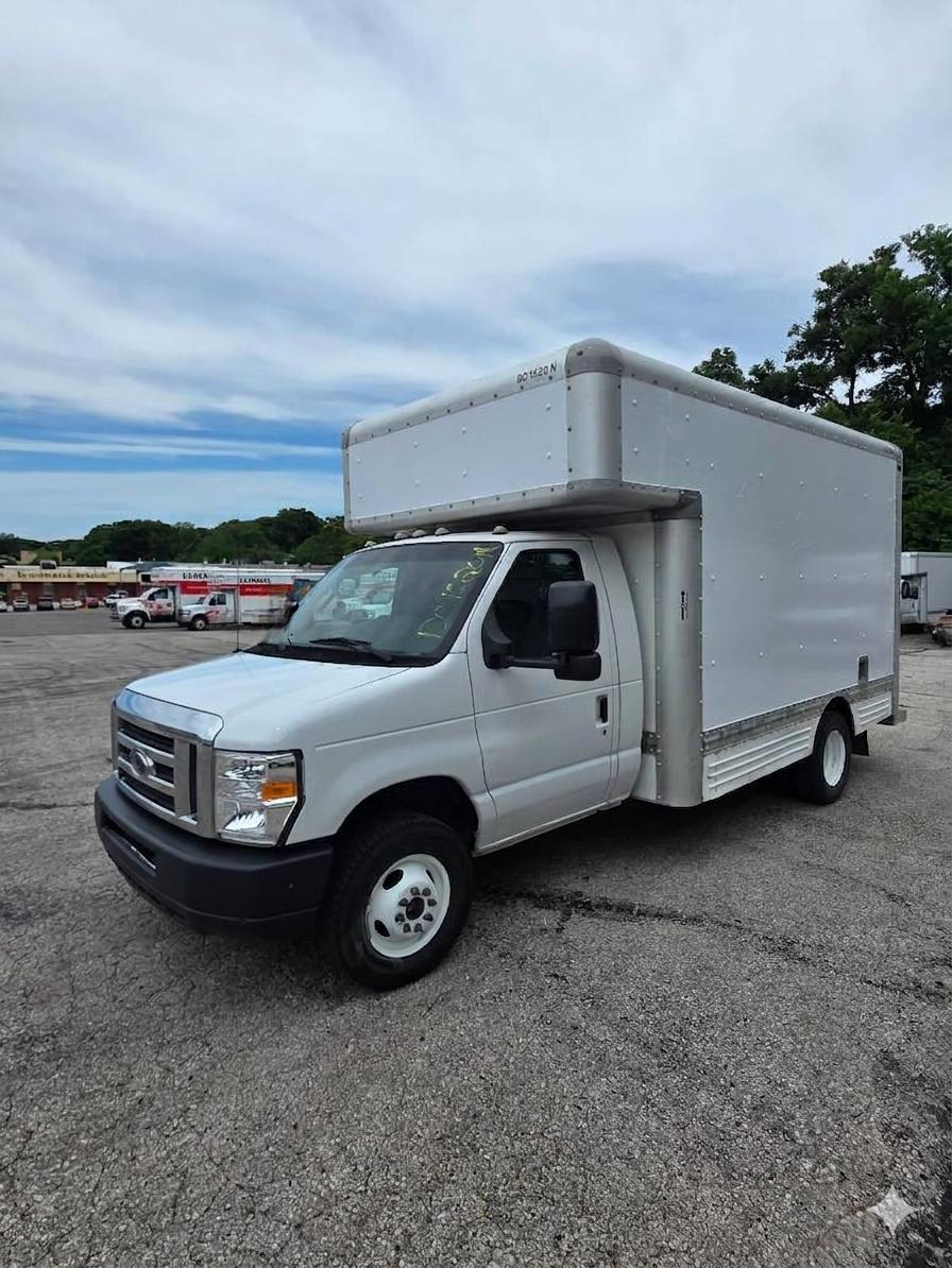 Used 2010 14 ' Box Truck for sale