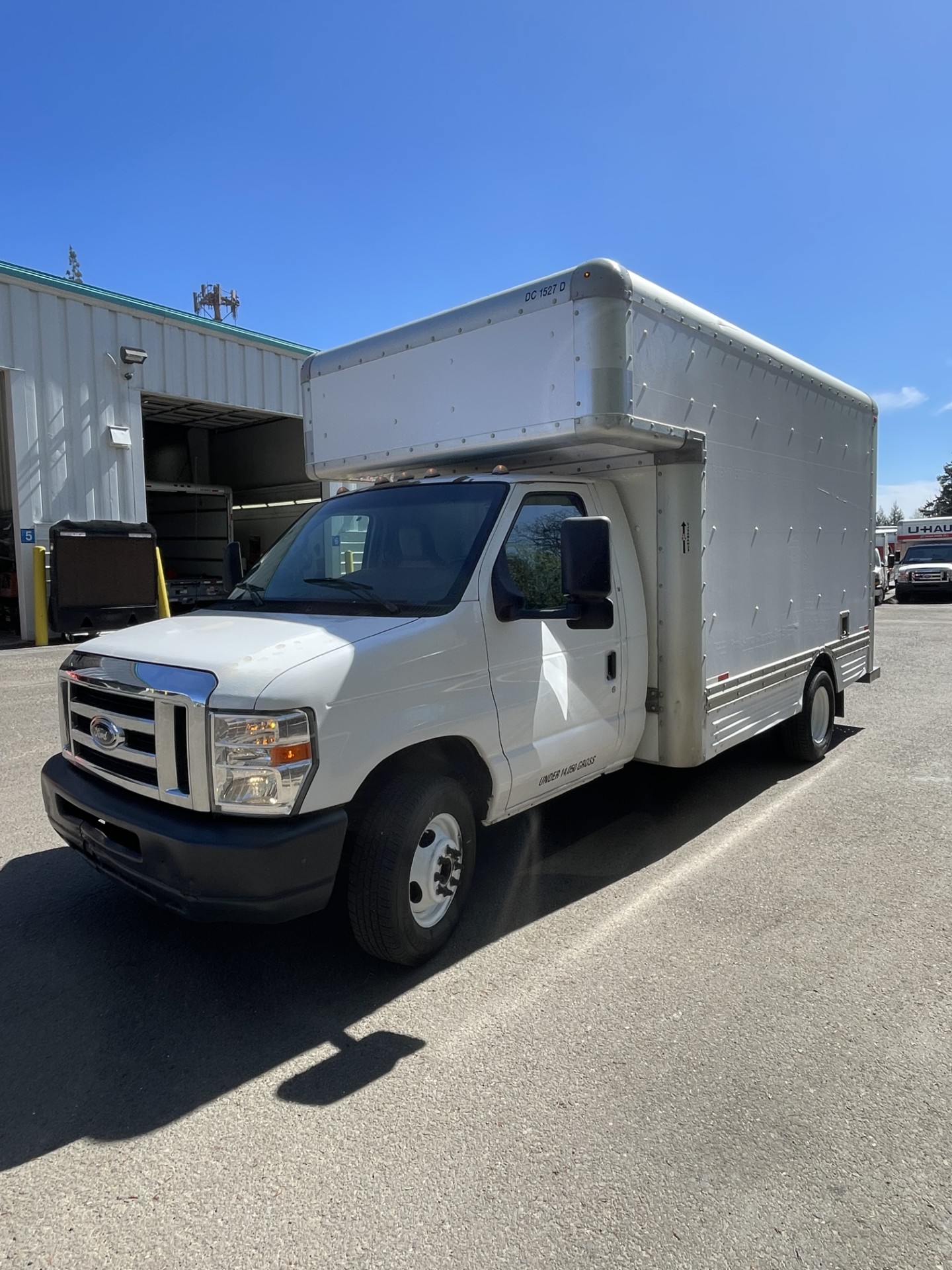 Used 2009 14 ' Box Truck for sale