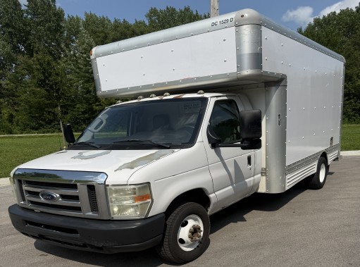 Used 2009 14 ' Box Truck for sale