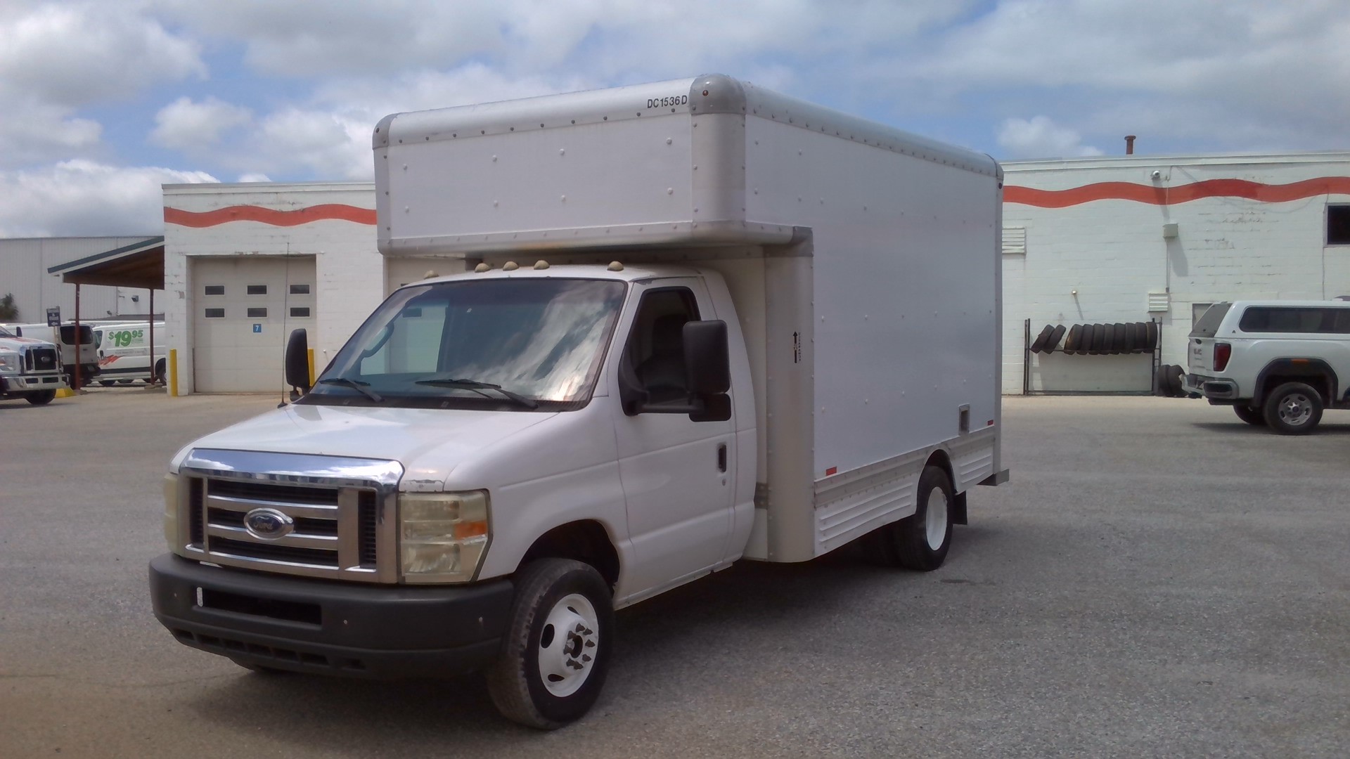 Used 2009 14 ' Box Truck for sale