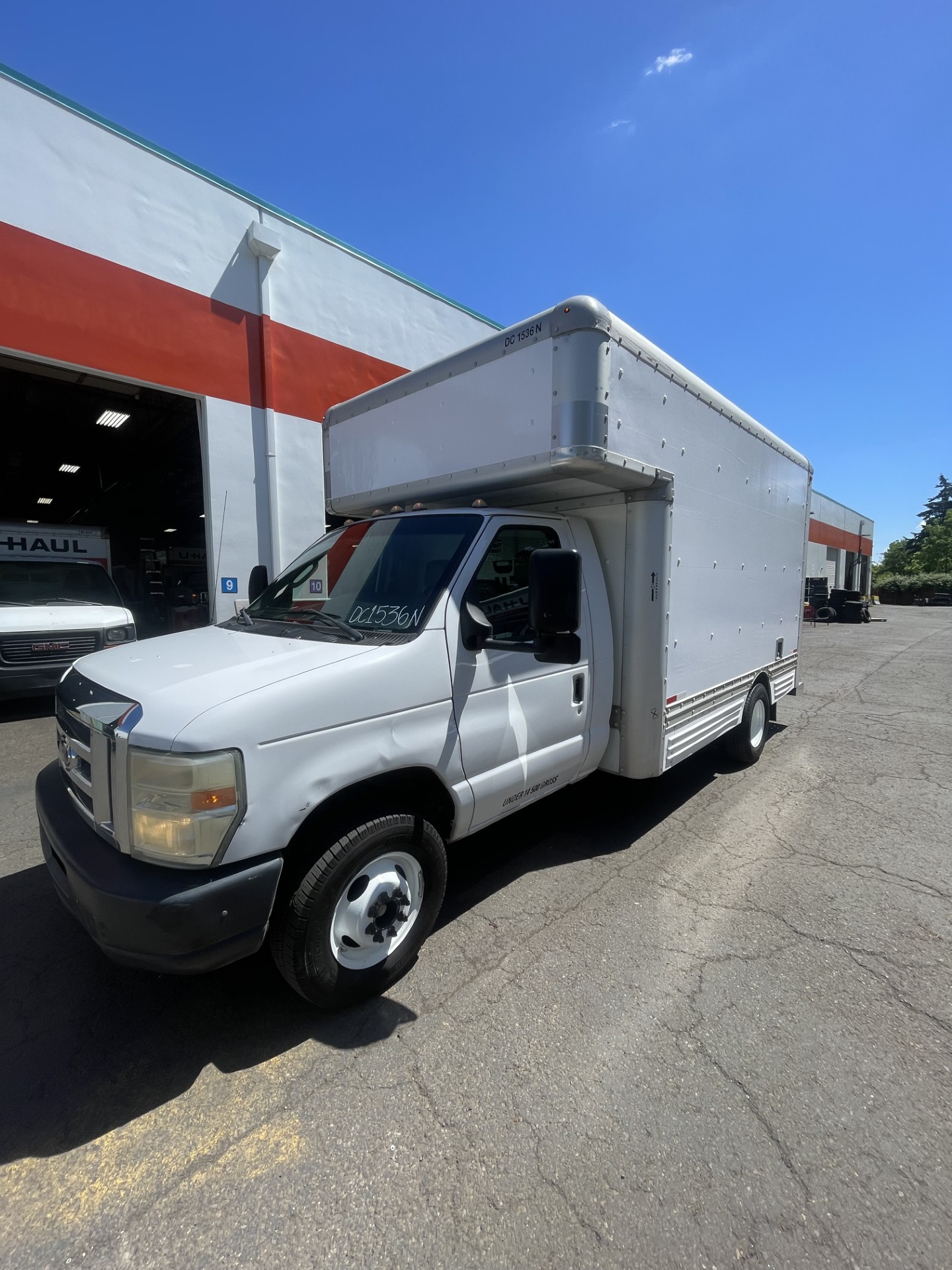 Used 2010 14 ' Box Truck for sale