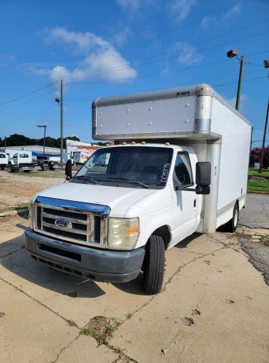 Used 2010 14 ' Box Truck for sale