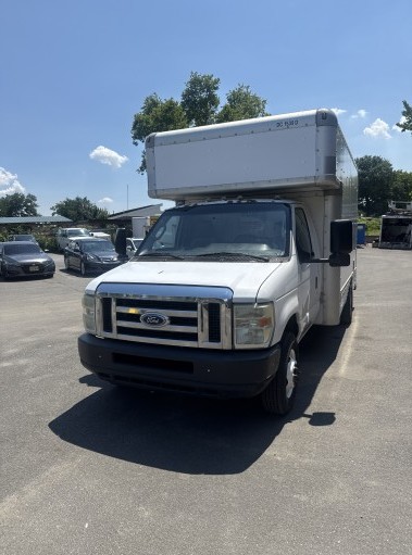 Used 2009 14 ' Box Truck for sale