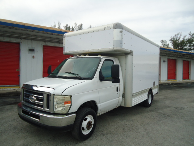 Used 2009 14 ' Box Truck for sale