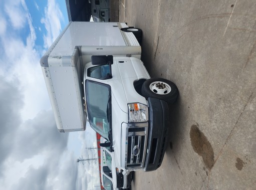 Used 2009 14 ' Box Truck for sale