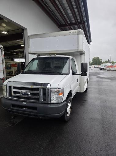 Used 2009 14 ' Box Truck for sale