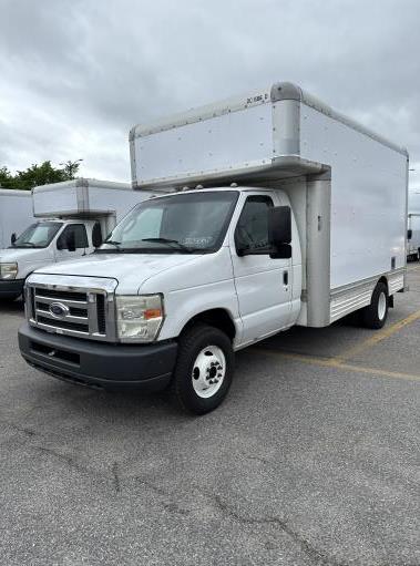 Used 2009 14 ' Box Truck for sale