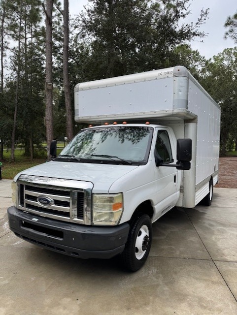 Used 2009 14 ' Box Truck for sale
