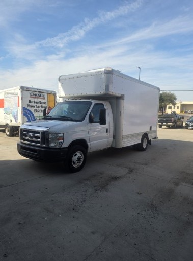 Camión con caja de 201214 ft usado a la venta