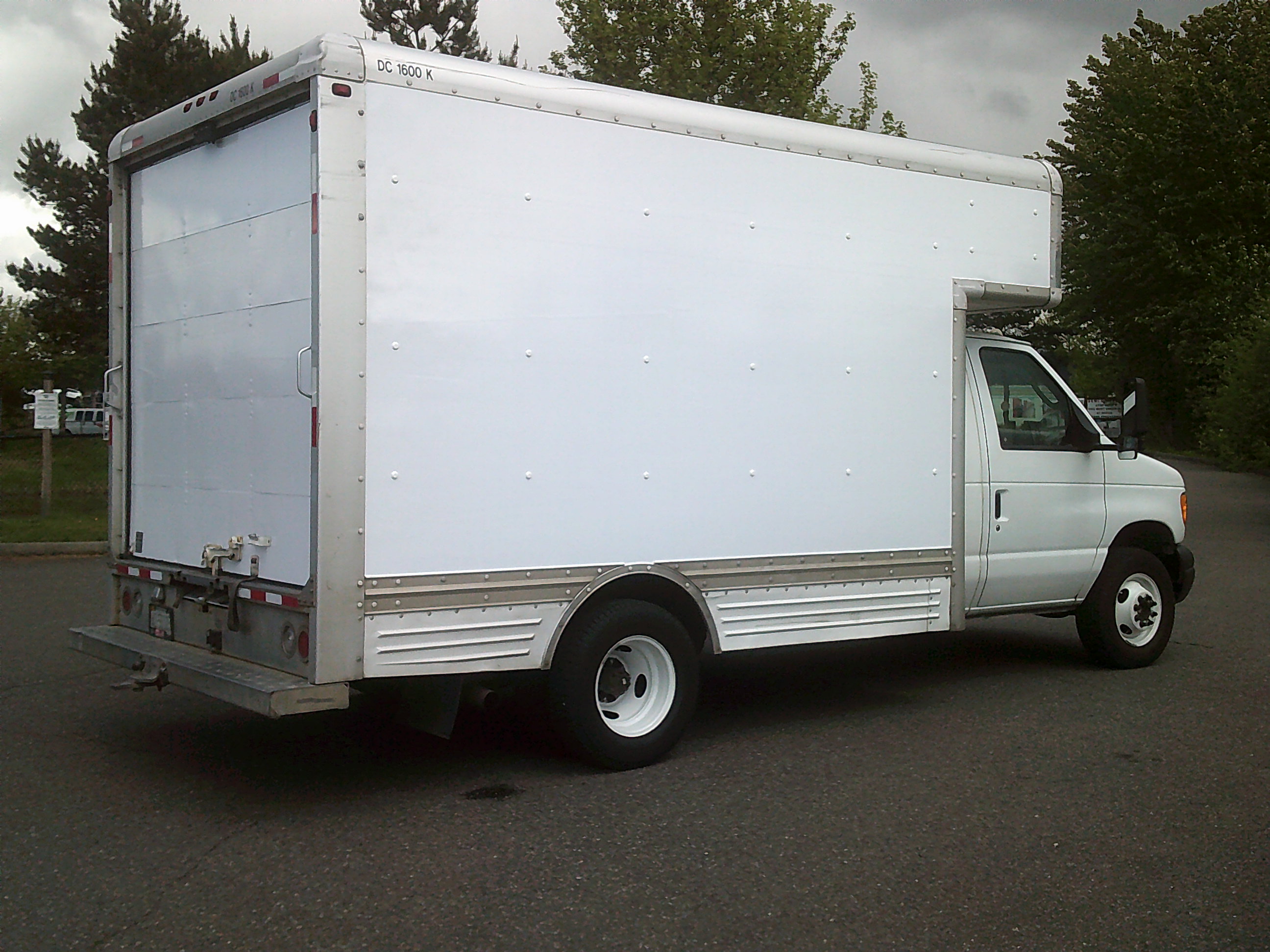 2007 14' Box Truck for Sale in Auburn, WA 98001 UHaul Truck Sales