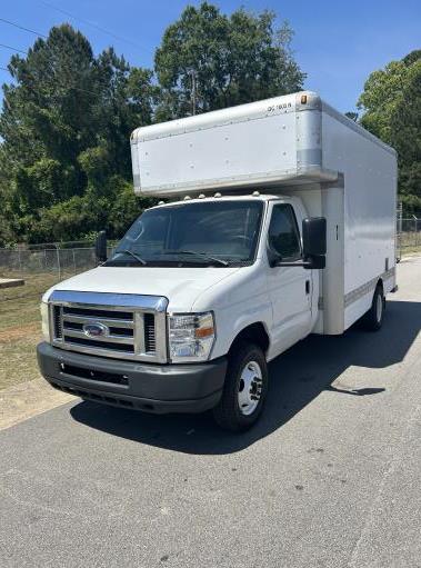 Used 2010 14 ' Box Truck for sale