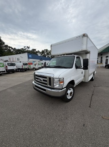 Used 2009 14 ' Box Truck for sale