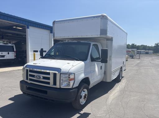 Used 2009 14 ' Box Truck for sale