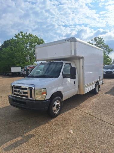 Used 2008 14 ' Box Truck for sale