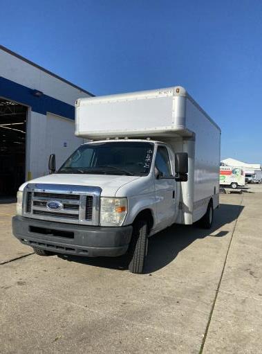 Used 2009 14 ' Box Truck for sale