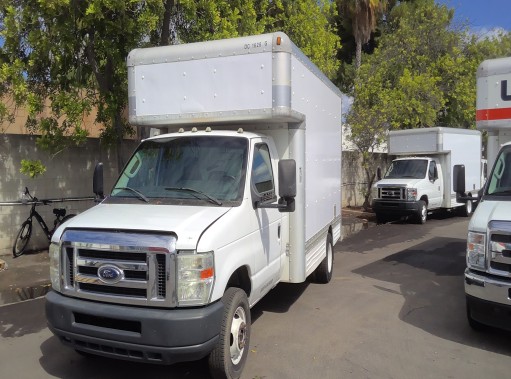 Camión con caja de 201214 ft usado a la venta