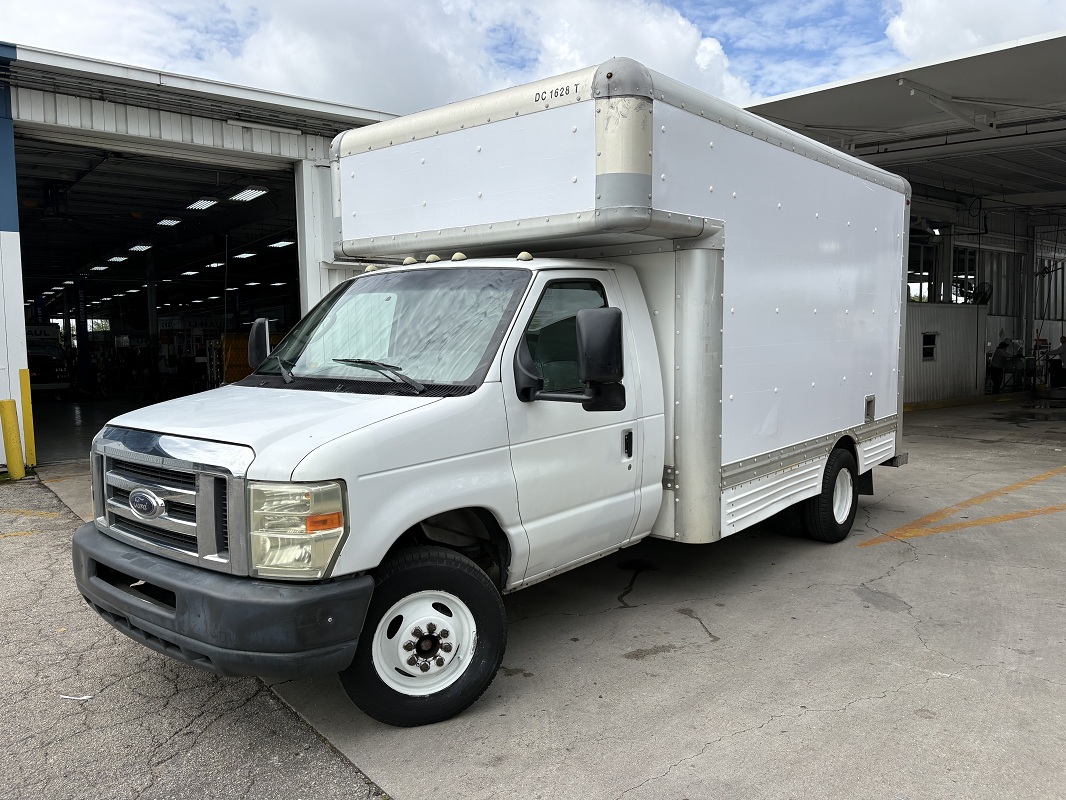 Used 2008 14 ' Box Truck for sale